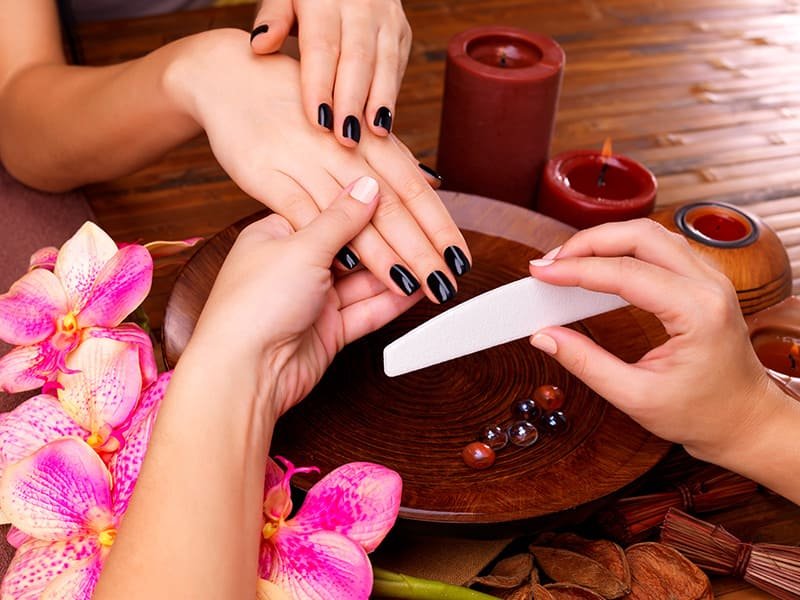 Nail Services at SneAura
